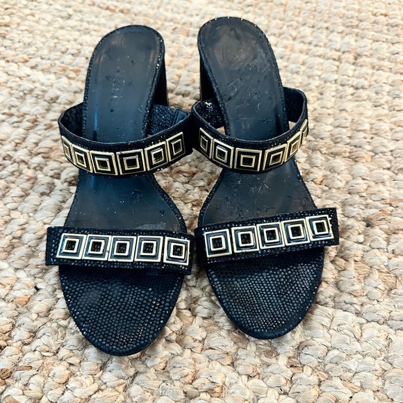 VANELI MAUREEN LEATHER MULE WITH BLOCK HEEL AND GREEK KEY DESIGN SIZE 8